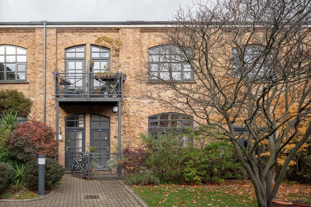 Property photo 2 of 28 318526 - Independent Place, London E8 - High Res-07098.Jpg