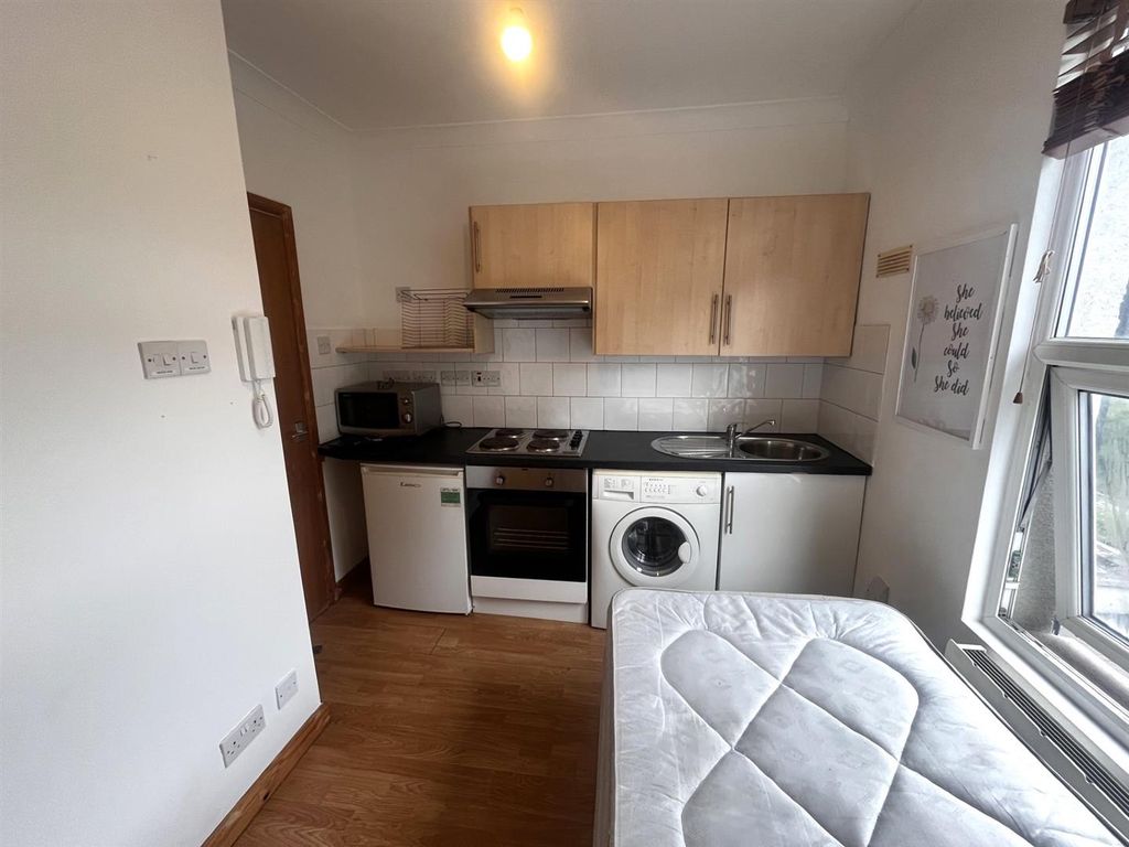 Property photo 2 of 7 1Aebea89-7E49-4Df5-885F-E50B14B68Fb9.Jpg