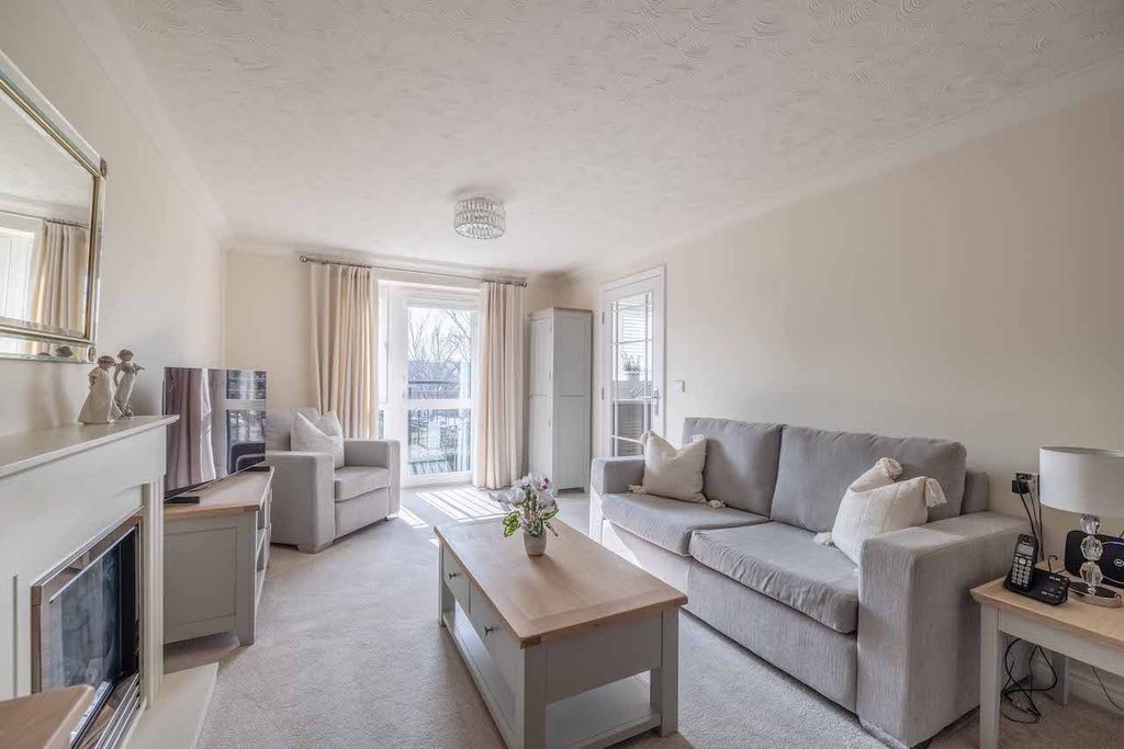 Property photo 2 of 22