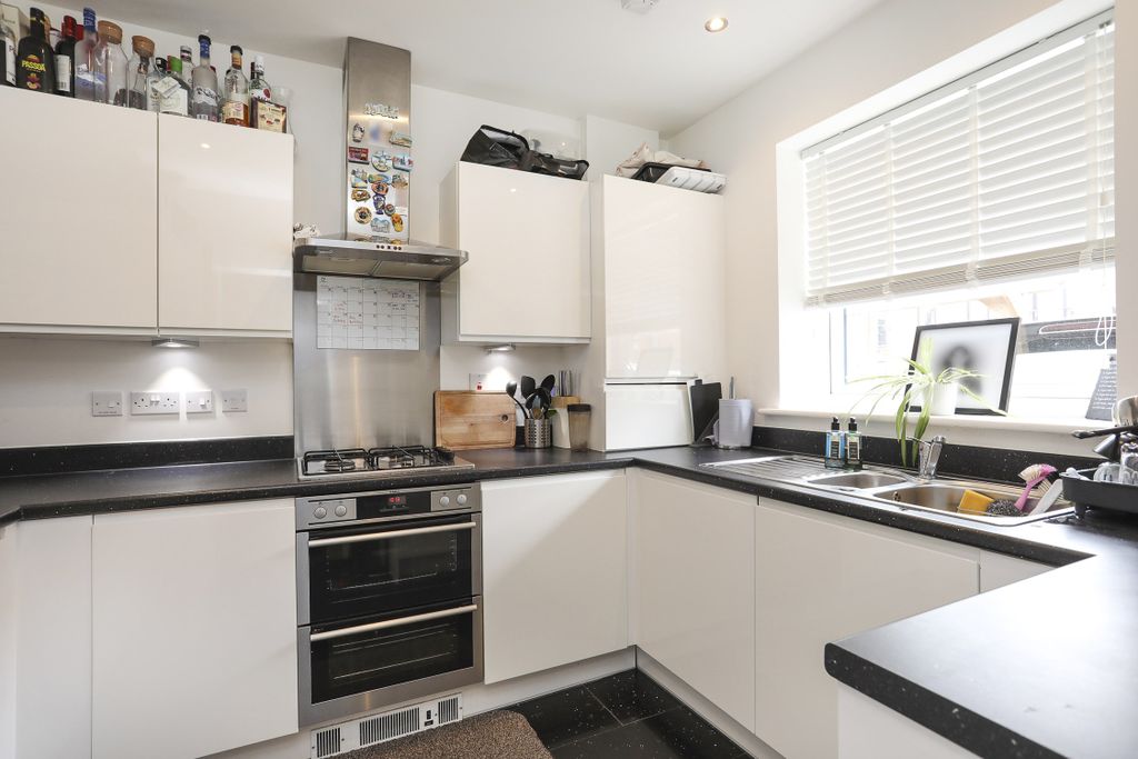 Property photo 3 of 17 Imported Image