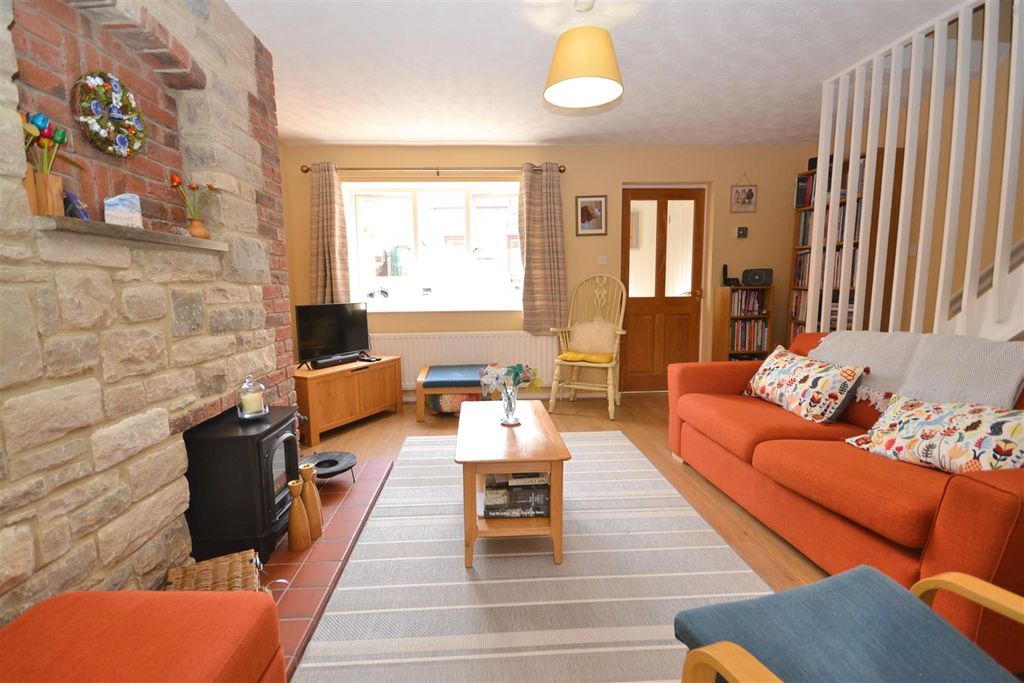 Property photo 3 of 14 5 (79).Png