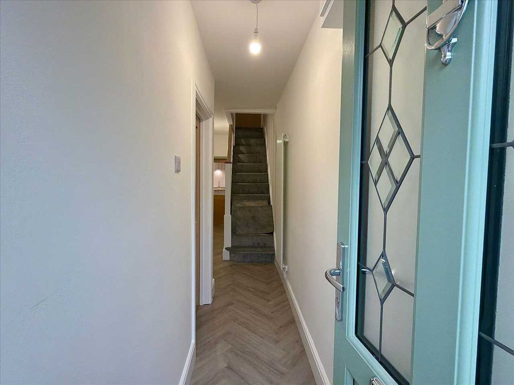 Property photo 3 of 28 Hall