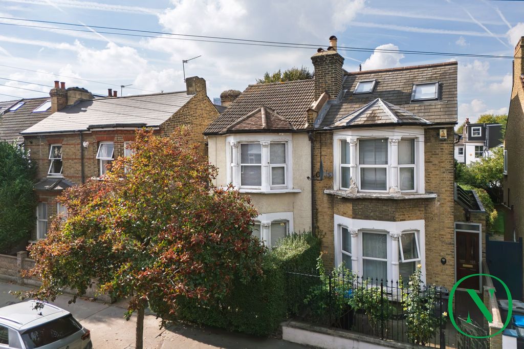 Property photo 2 of 20