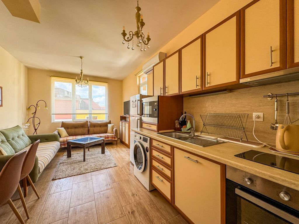 Property photo 2 of 11