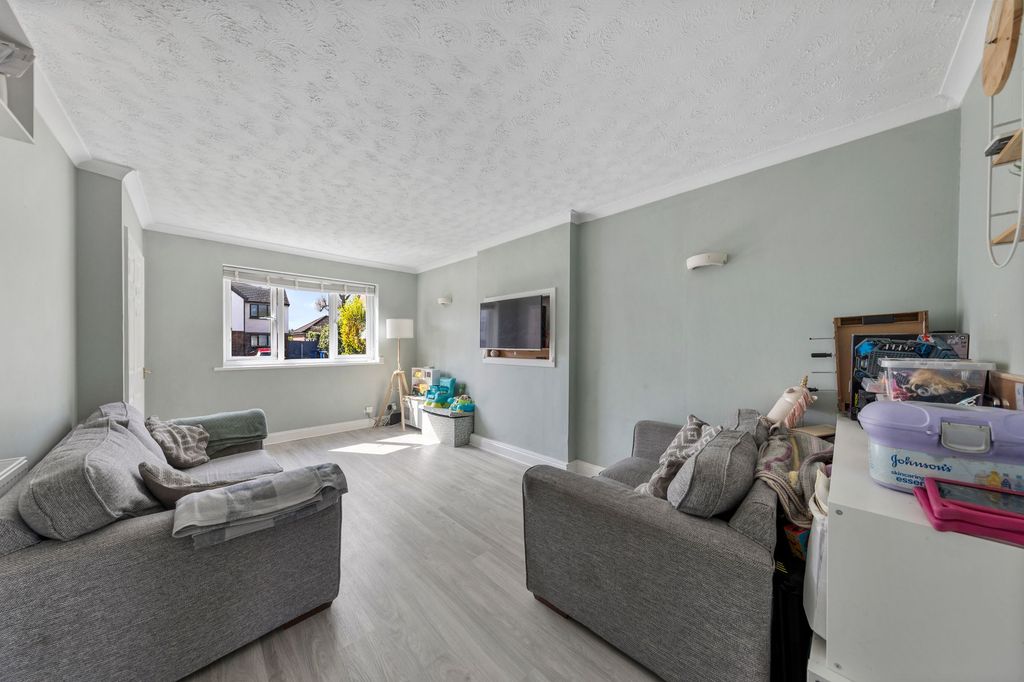 Property photo 2 of 21