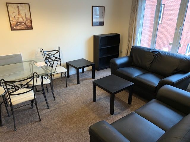 Property photo 2 of 8 Lounge