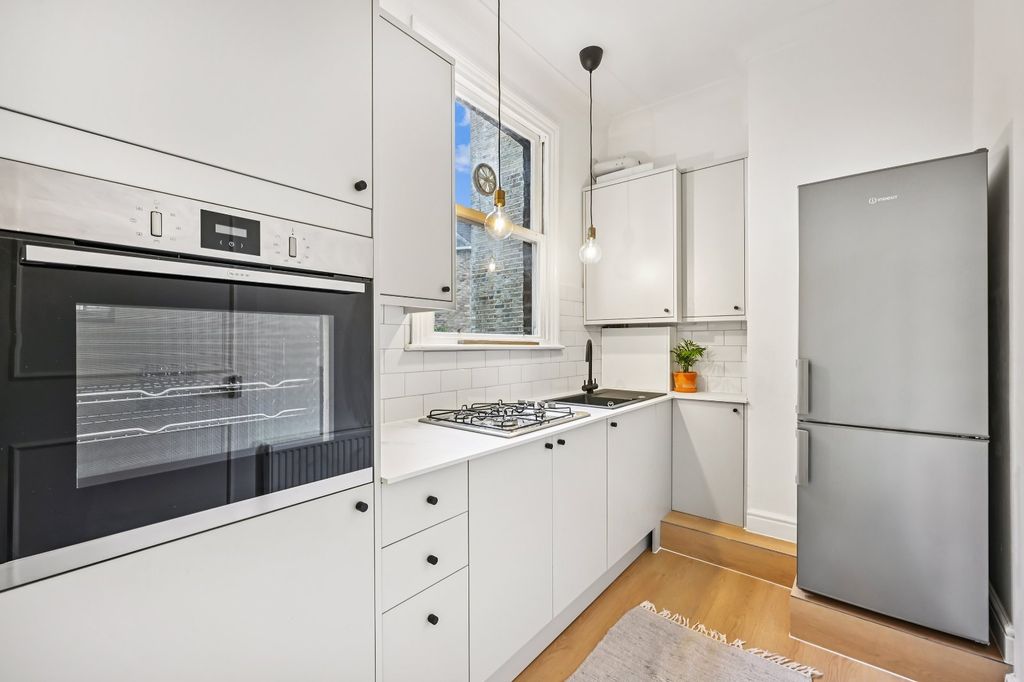 Property photo 1 of 7 Kitchen