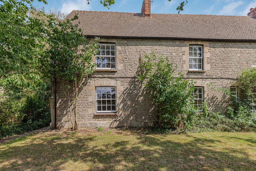 Property photo 1 of 9 301034