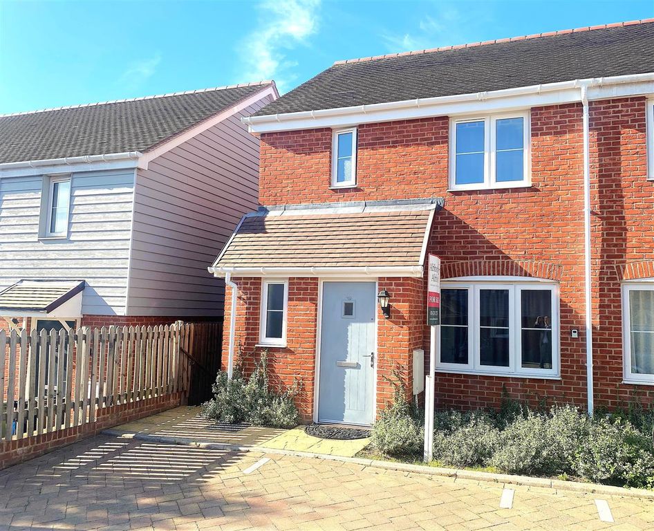 Property photo 1 of 16 29 Preston Hall Close - Front2.Jpg