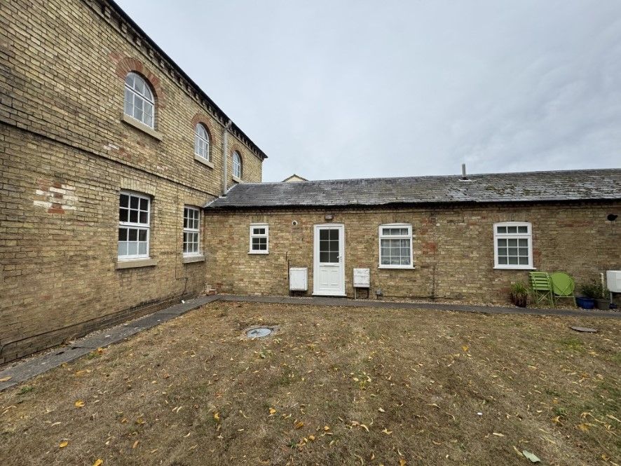Property photo 1 of 5