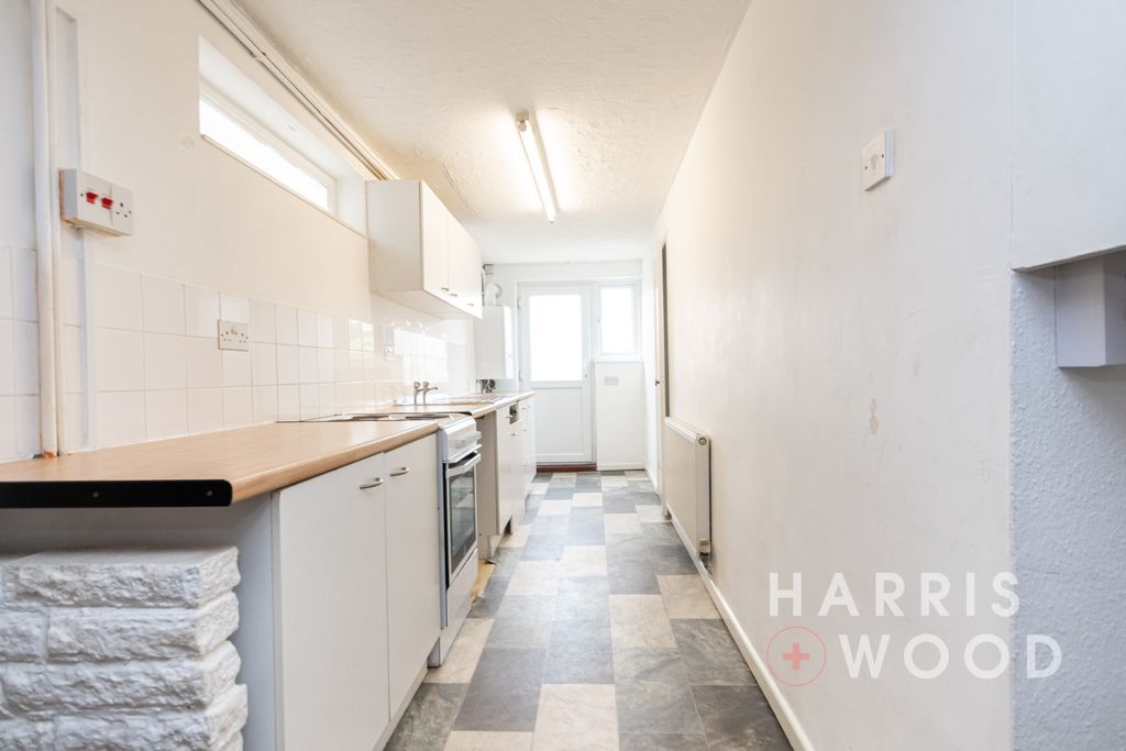 Property photo 2 of 17 4381512