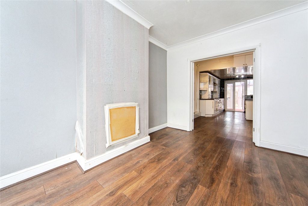 Property photo 2 of 21 Picture No. 18