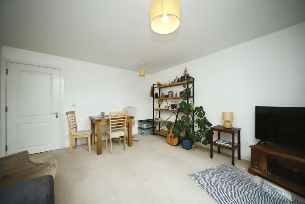 Property photo 3 of 16 Photo
