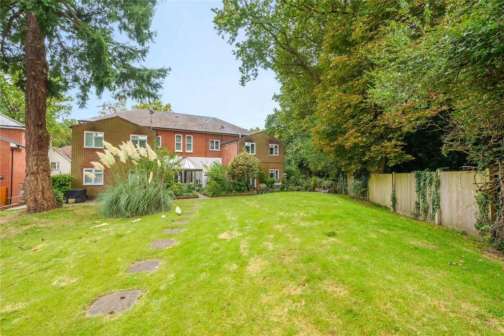 Additional image 14 of 1 bed flat for saleBroomhall Road, Woking, Surrey GU21