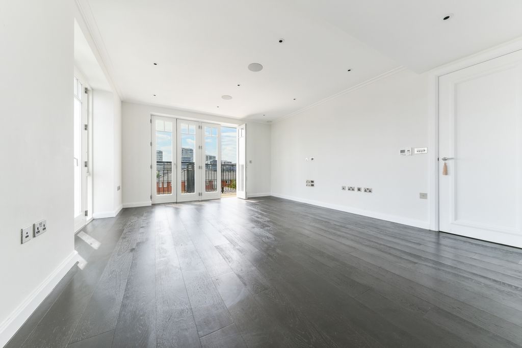 Property photo 2 of 11 Living