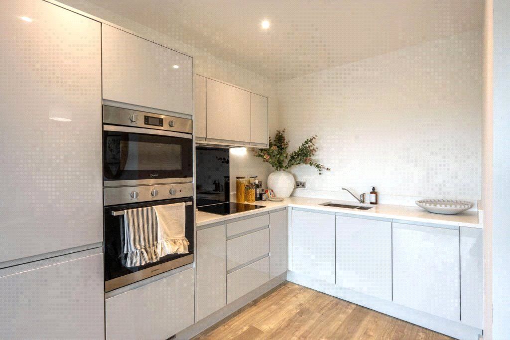 Property photo 3 of 12 Reception/Kitchen