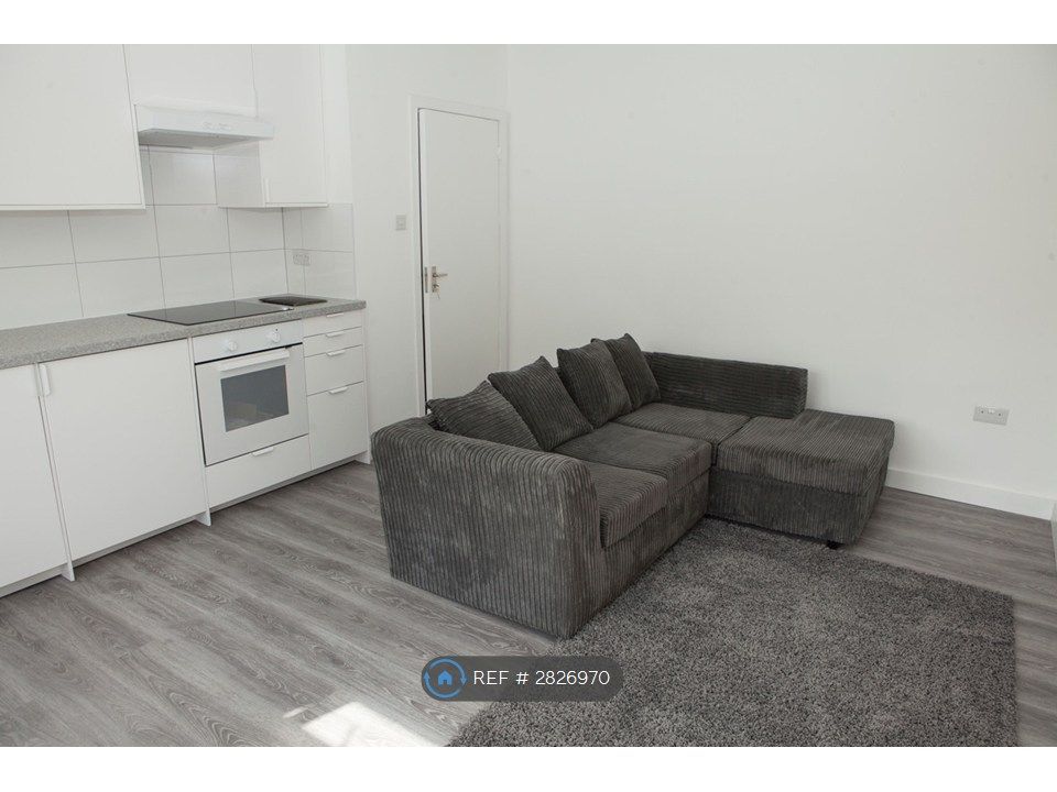 Property photo 2 of 16 Kitchen / Living Room