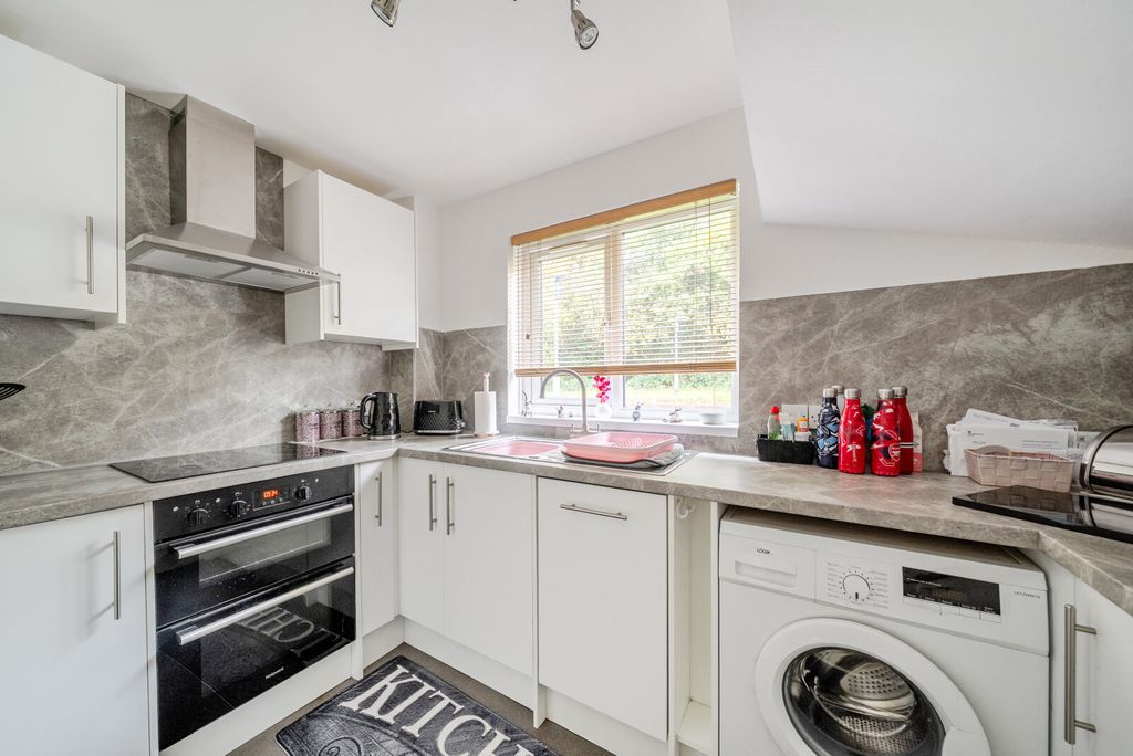 Property photo 3 of 19 1376329-18-690c74...