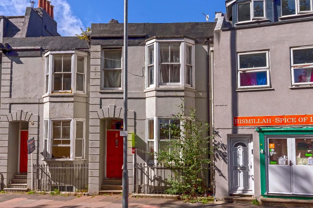 Property photo 1 of 8 Ditchling Rd_7.Jpg