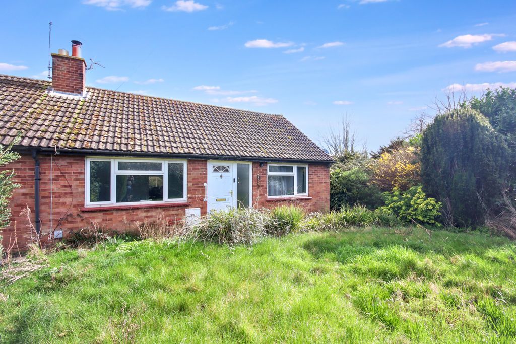 Property photo 1 of 14 11 Royston Avenue, Spaldwick, Huntingdon, Cambridgeshire, Pe28 0th