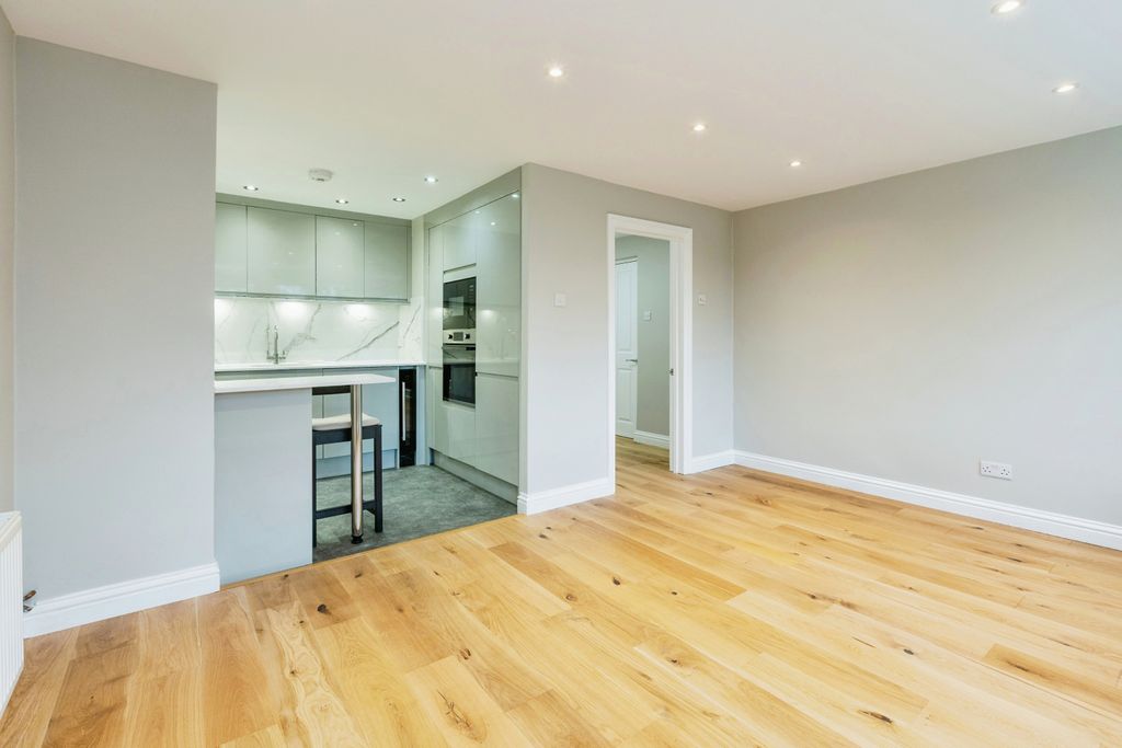 Property photo 1 of 9 1