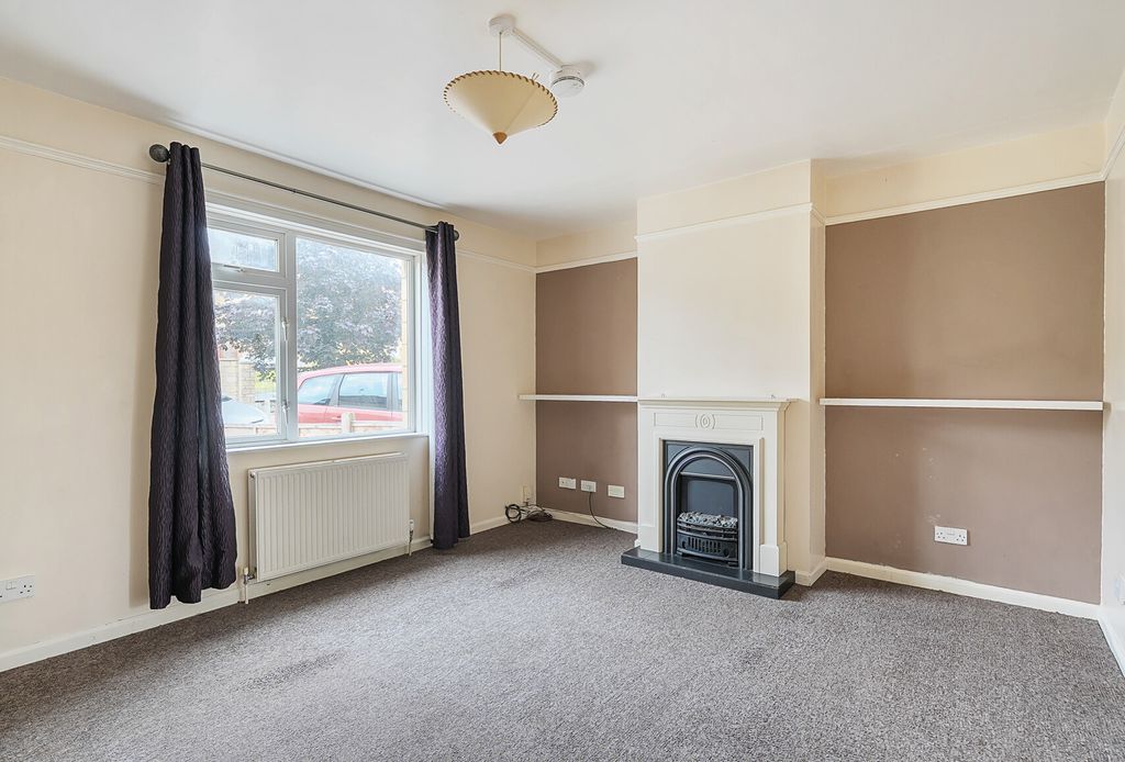 Property photo 2 of 15 Sitting Room