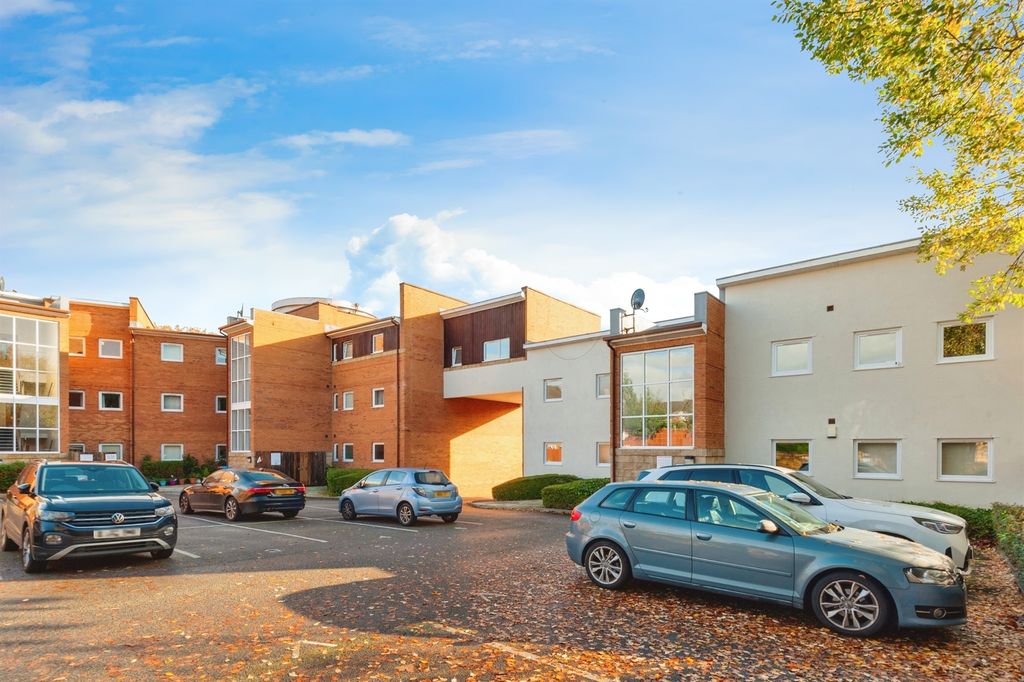 Property photo 2 of 17