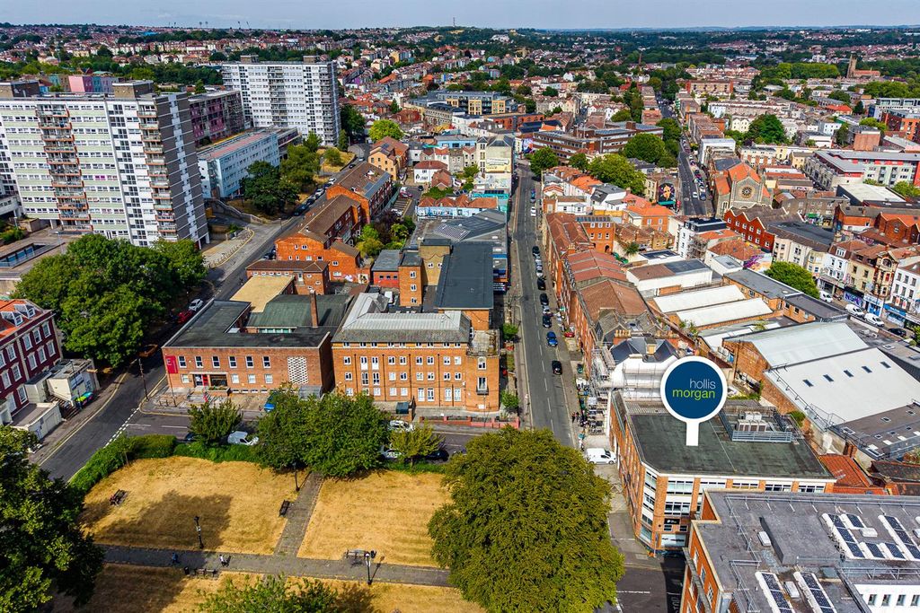 Property photo 3 of 58 25 King Square, Stokes Croft, Bristol Bs2 8Jn | Fr