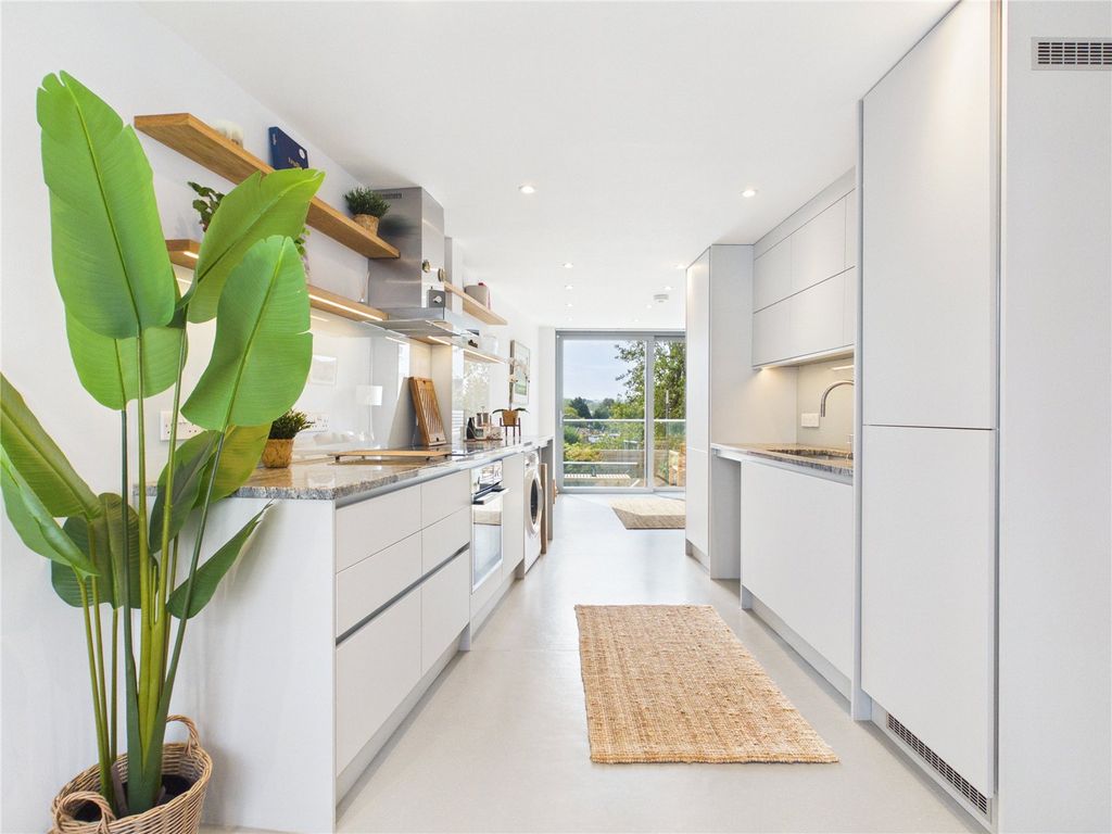Property photo 1 of 42 Picture No. 07