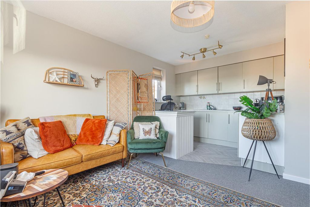 Property photo 3 of 15 Living-Room-3.Jpg