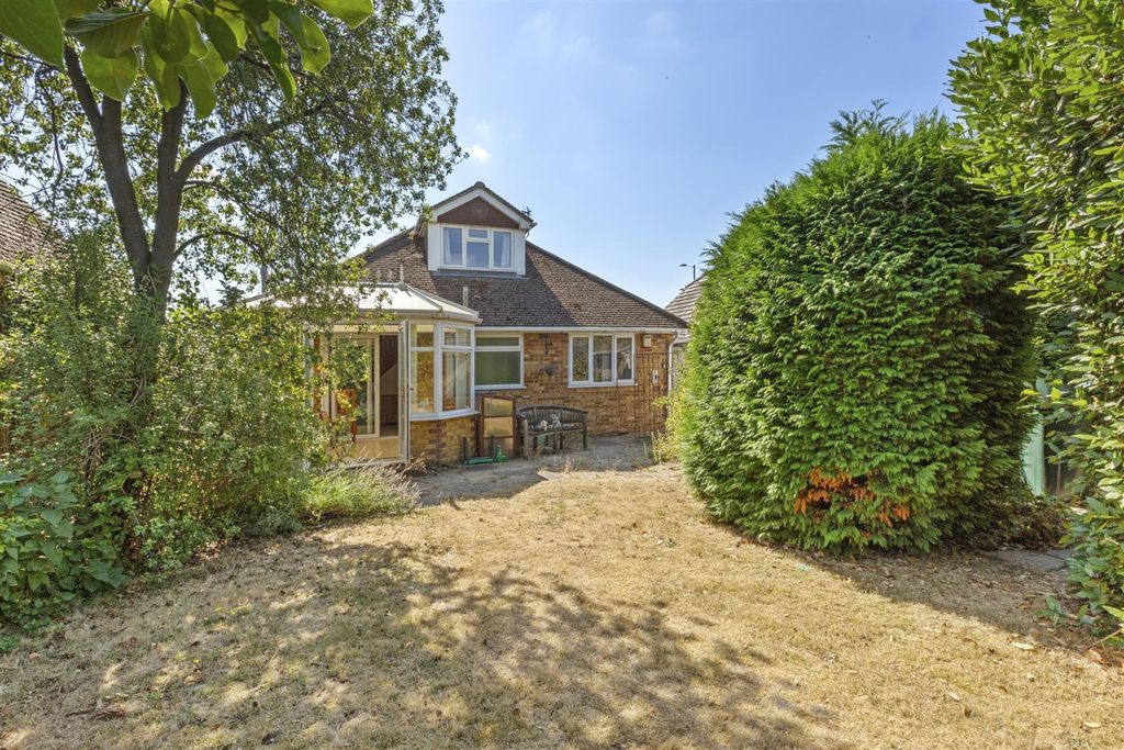 Property photo 2 of 14 Cressex Road-12.Jpg