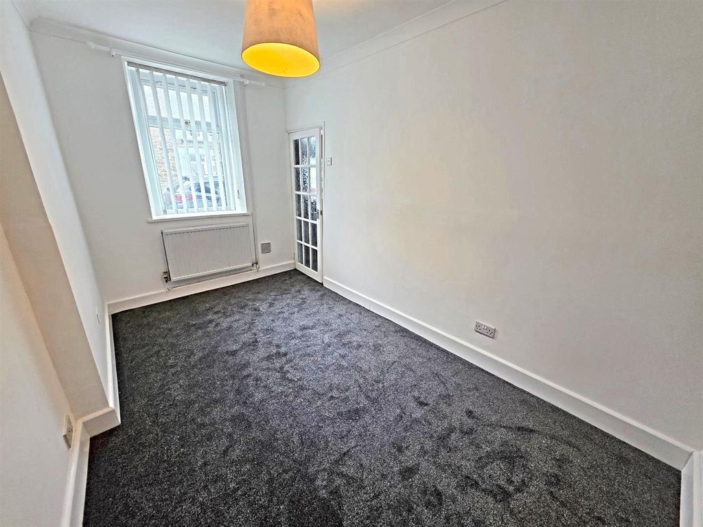 Property photo 2 of 16 Living Room