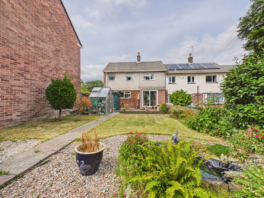 Property photo 2 of 33