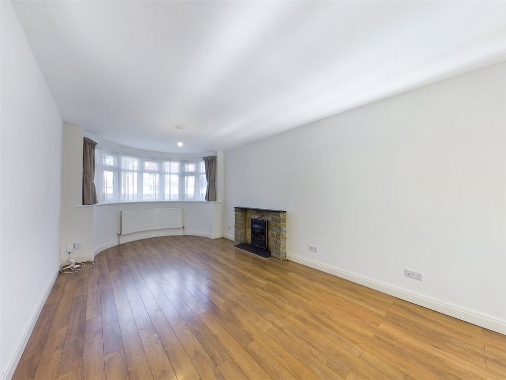 Property photo 3 of 12 Reception