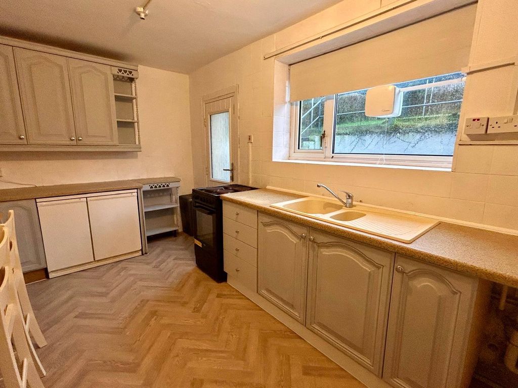 Property photo 2 of 6 Gallery