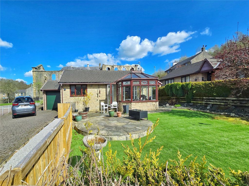 Property photo 1 of 16 Detached Bungalow