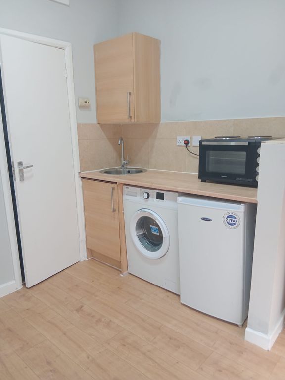 Property photo 1 of 2