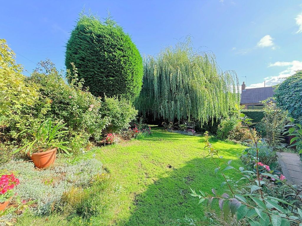 Property photo 2 of 24 Garden