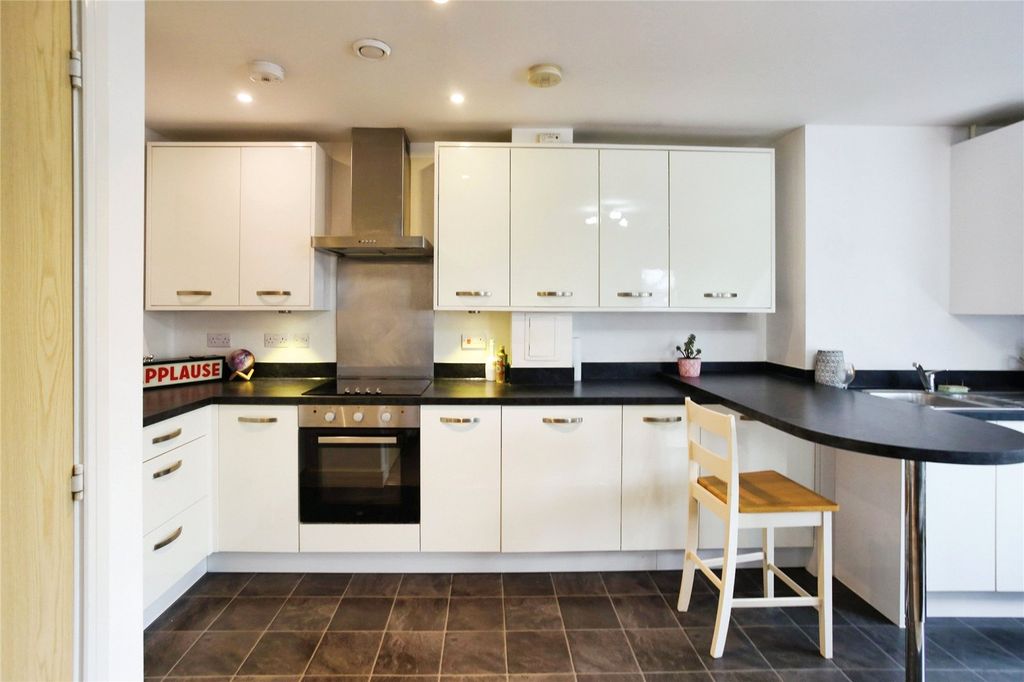 Property photo 2 of 17 Picture No. 10