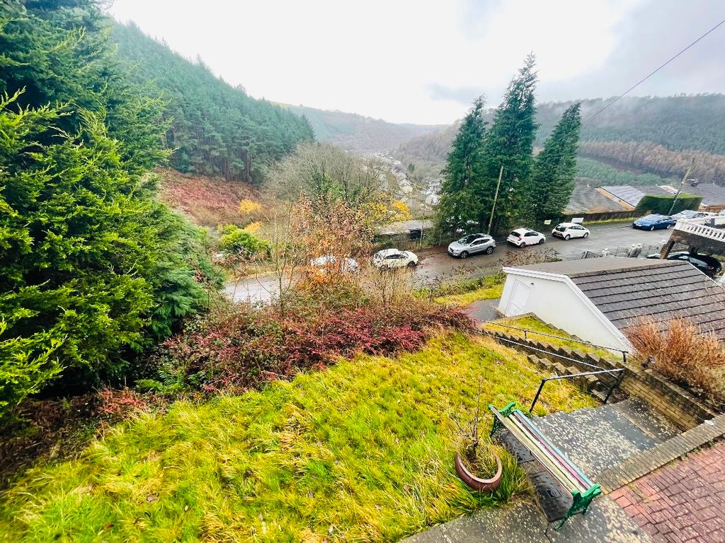 Property photo 2 of 37