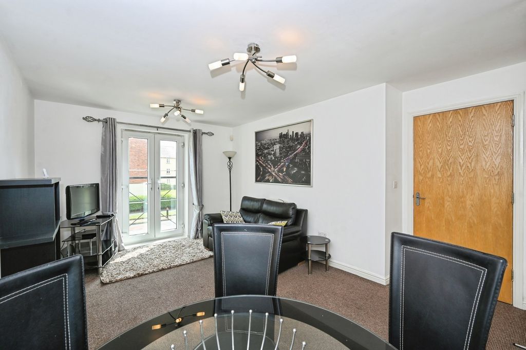 Property photo 3 of 17 Living Room