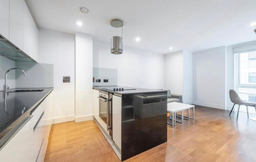 Property photo 3 of 13 5118523