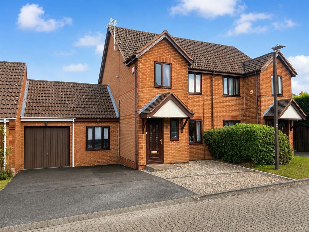Property photo 1 of 14 7Ed698Db-0167-4B33-A8Cf-Cacf94Ed2097.Png