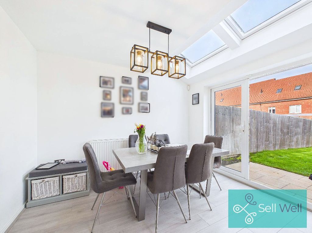 Property photo 3 of 22 Dining Area