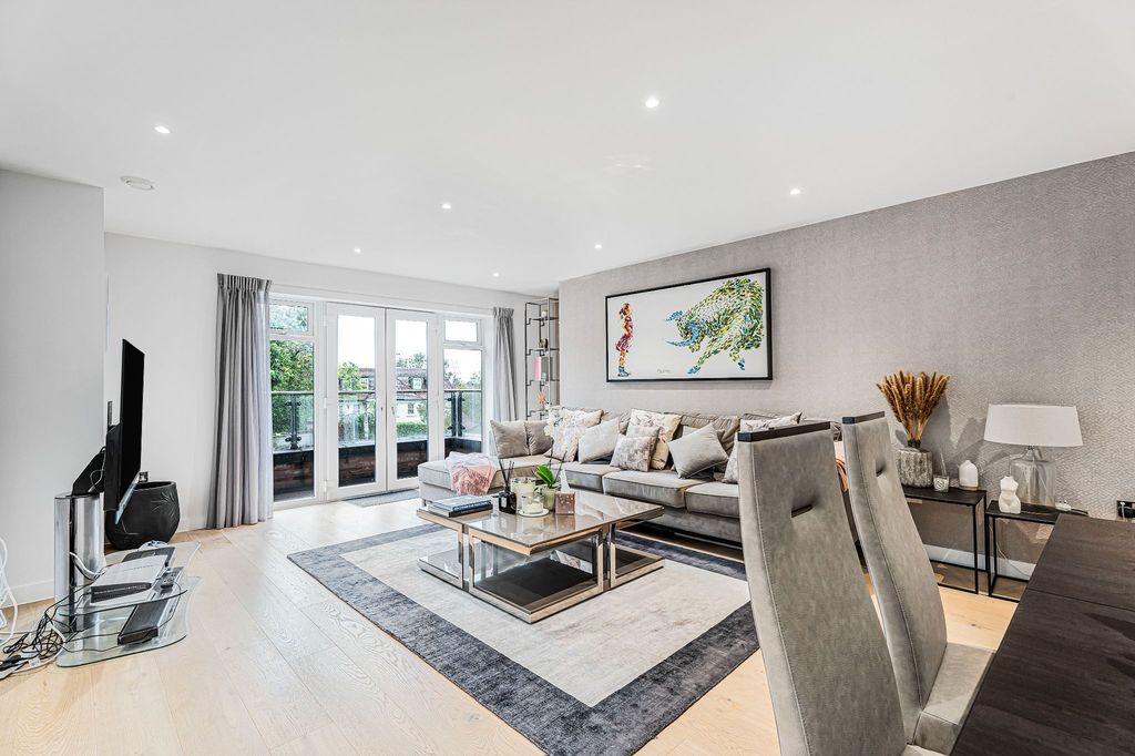 Property photo 3 of 17 Photograph 11