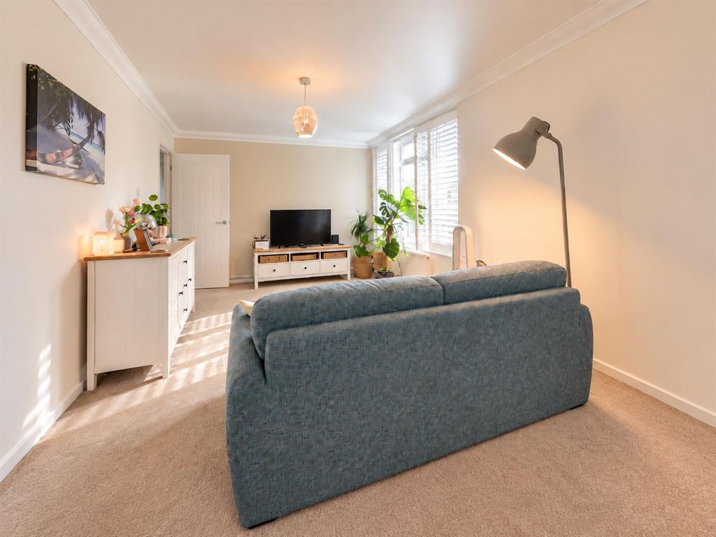 Property photo 3 of 11 6B9289Cf-Fa61-40A7-9BA8-21F083Fe5387.Png