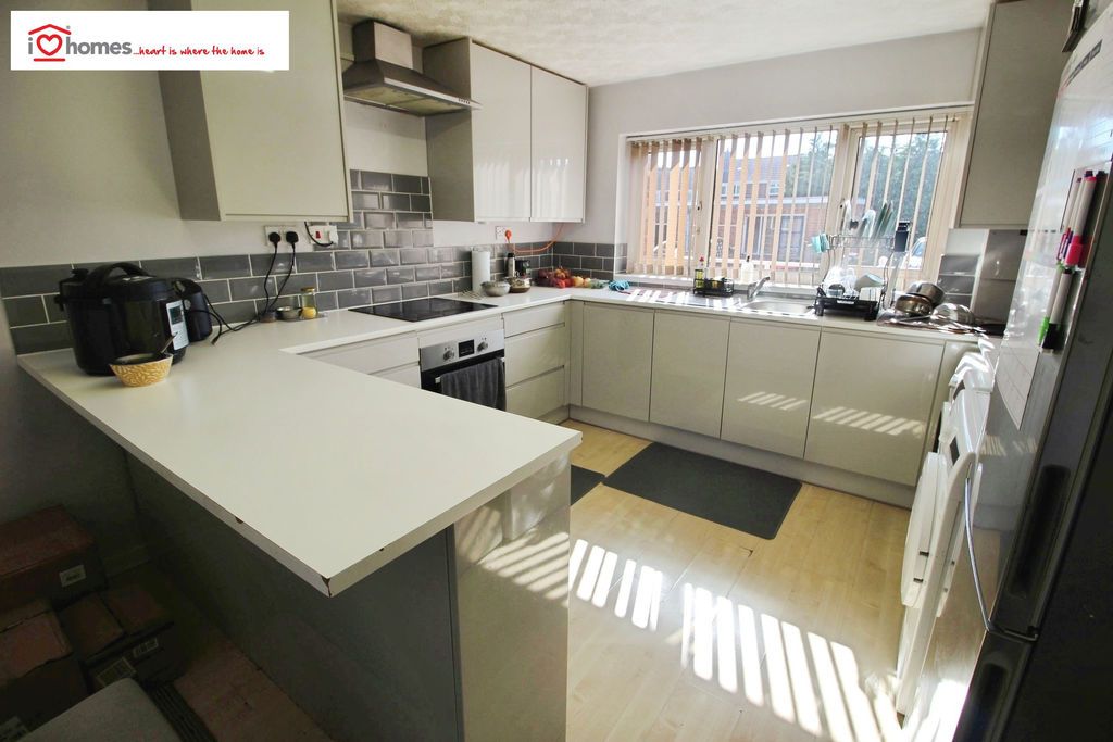 Property photo 2 of 11 Photo 3