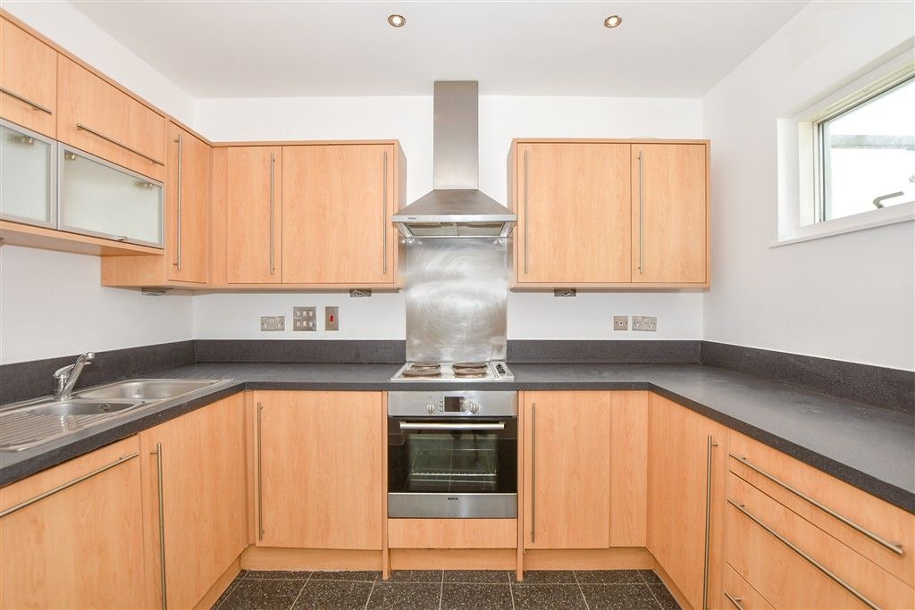 Property photo 2 of 9 Kitchen