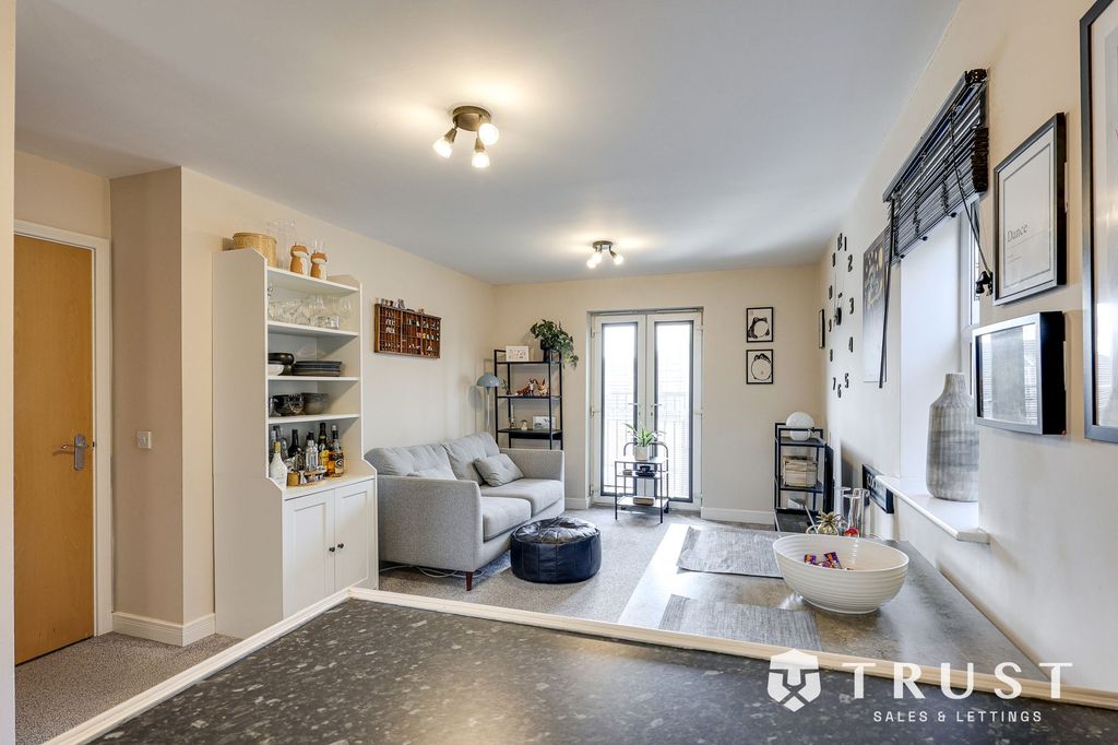 Property photo 2 of 24