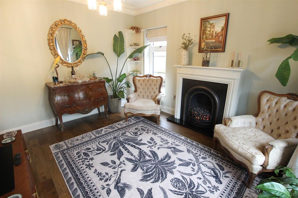 Property photo 2 of 31 Second Sitting Room